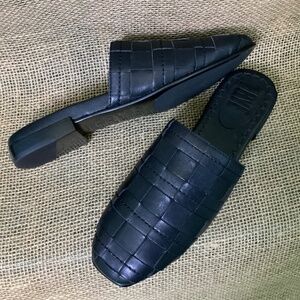 Frye Cara Woven Mules Flat Black Leather Size 8 New